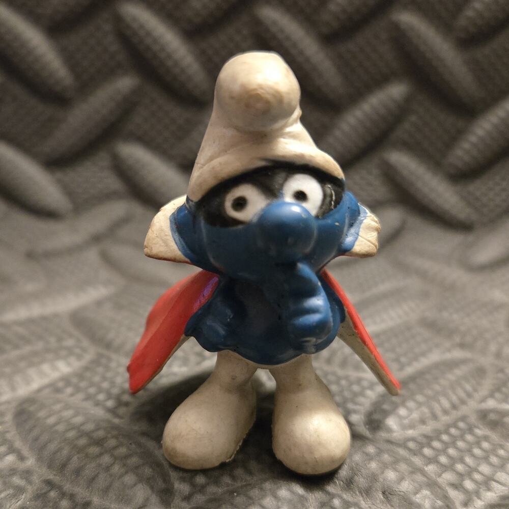 Vintage Schleich Smurfs 20008 Spy Smurf Red Cape PVC Figure Hong Kong